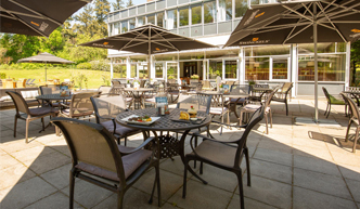 Terras van Fletcher Hotel-Restaurant Beekbergen-Apeldoorn